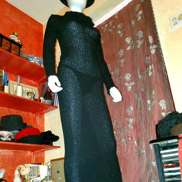 🖤Gorgeous Black Knit Maxi Dress 🖤 - Picture 16 of 16